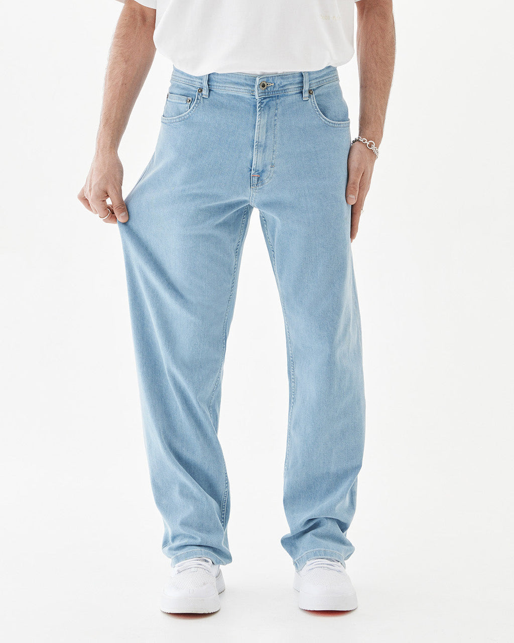 The Jeans Relaxed Straight Fit Light Blue _ c'est normal