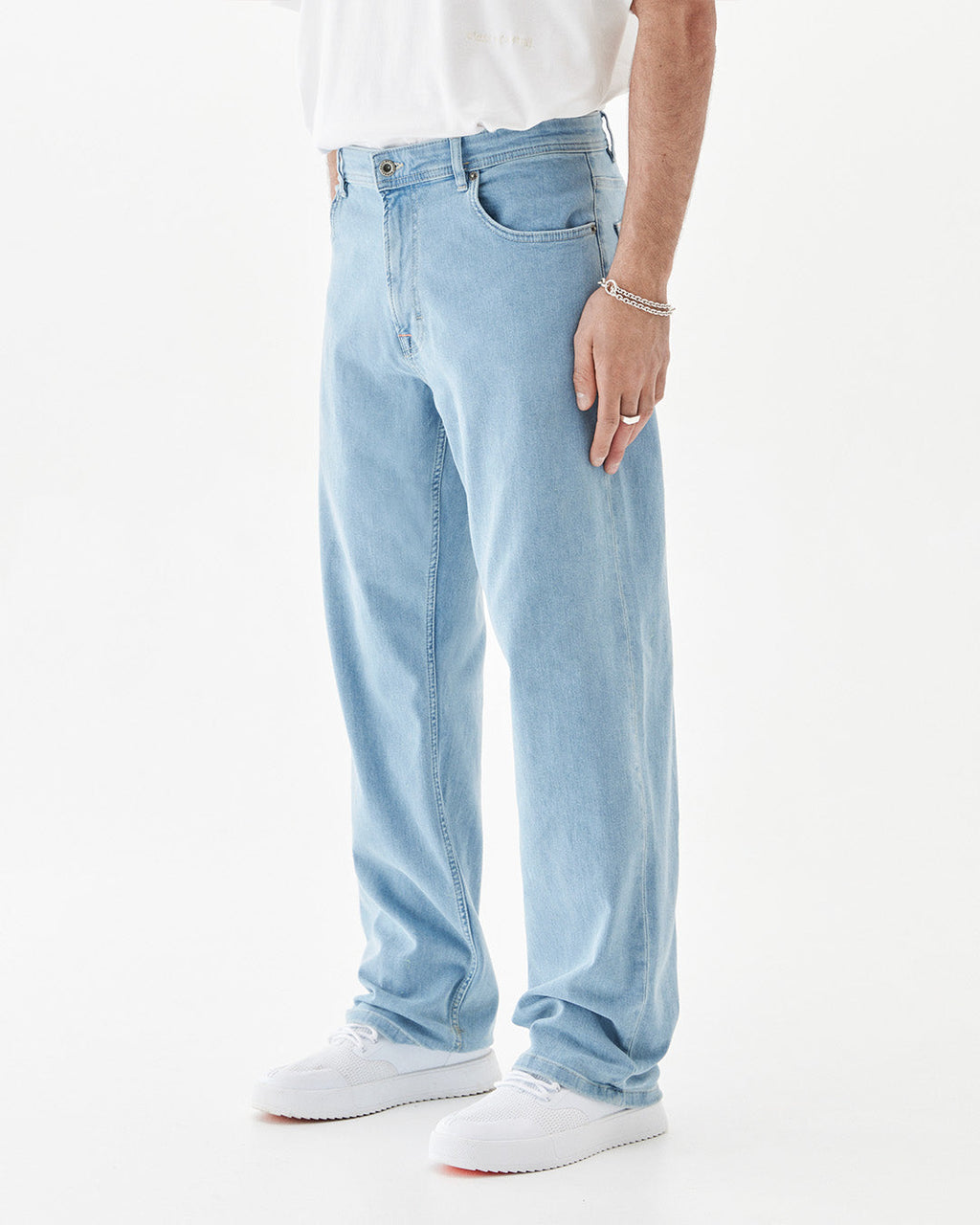 The Jeans Relaxed Straight Fit Light Blue _ c'est normal
