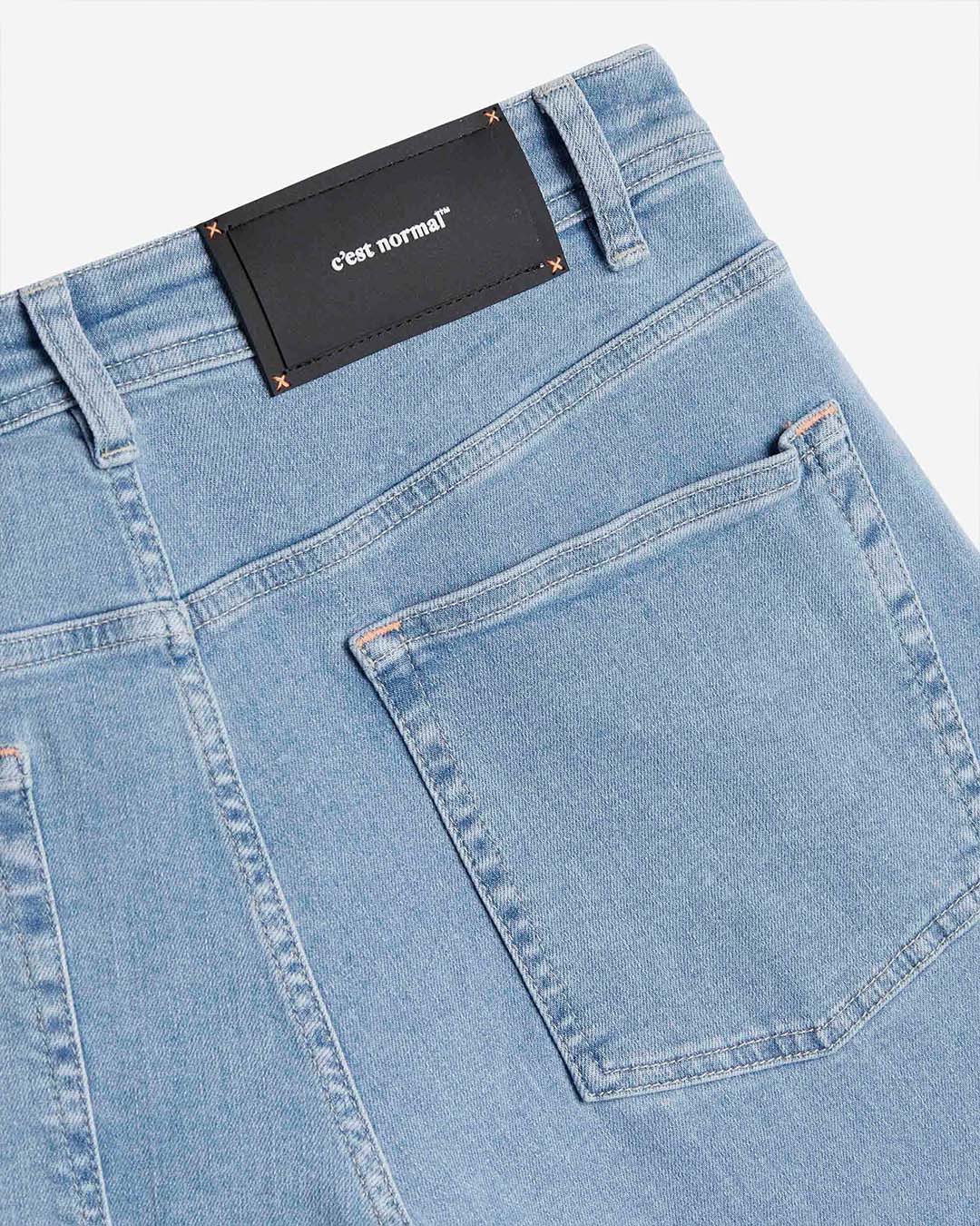 The Jeans Relaxed Straight Fit Light Blue _ c'est normal